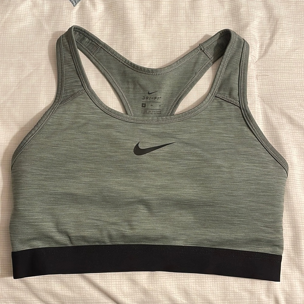 Nike Swoosh Sports Bra